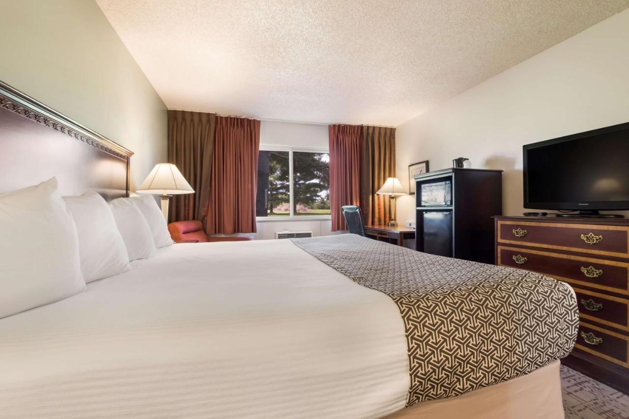 Surestay Hotel By Best Western Thomson מראה חיצוני תמונה