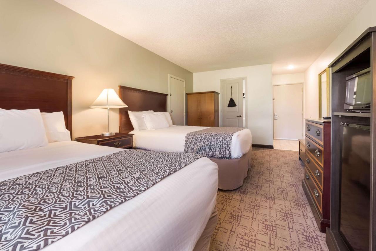 Surestay Hotel By Best Western Thomson מראה חיצוני תמונה