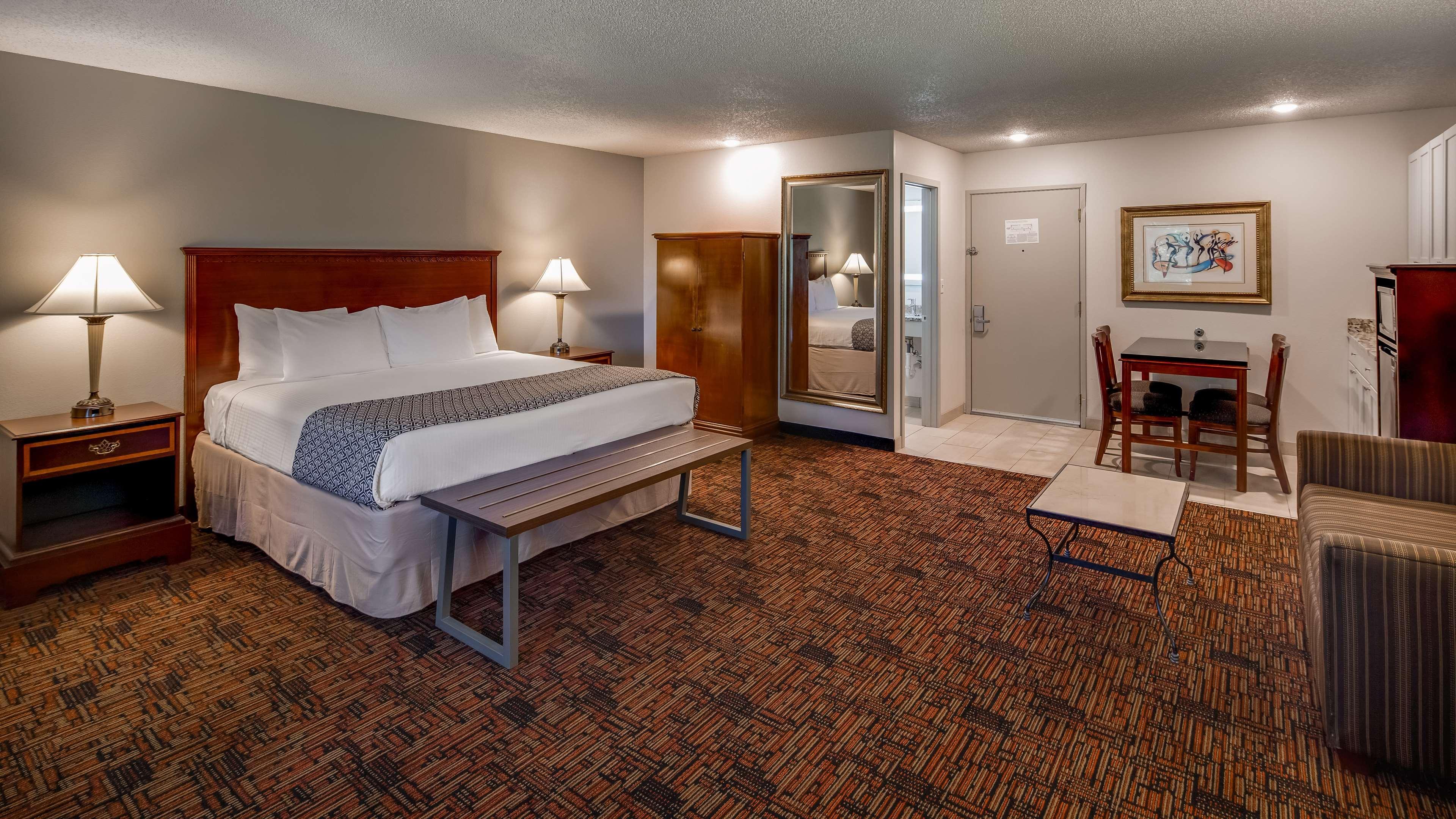 Surestay Hotel By Best Western Thomson מראה חיצוני תמונה